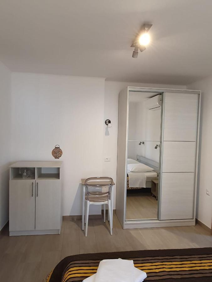 Apartman Mi Nerezine Exterior photo